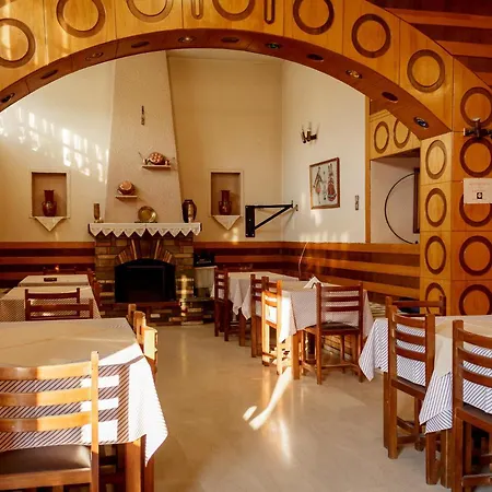 Finikas Hotel *